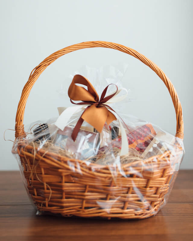 Savor Serenity: Deluxe Tea and Cookie Delight - Exquisite Tea Baskets –  Glitter Baskets